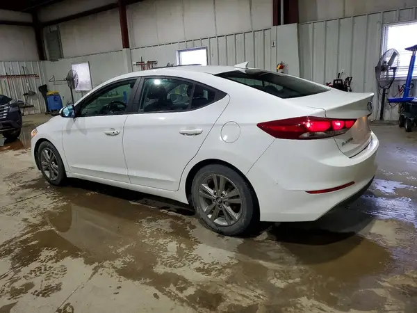 5NPD84LF2JH387981 2018 HYUNDAI ELANTRA - Image 2