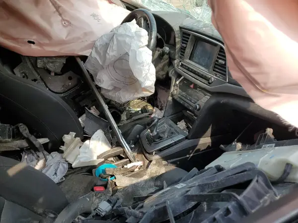 5NPD84LF2JH392257 2018 HYUNDAI ELANTRA - Image 8