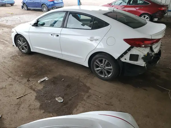 5NPD84LF2JH392601 2018 HYUNDAI ELANTRA - Image 2