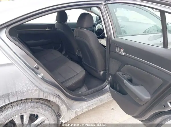 5NPD84LF2JH395000 2018 HYUNDAI ELANTRA - Image 8