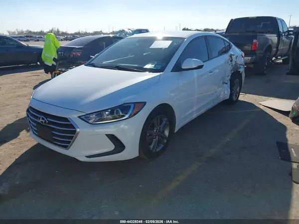 5NPD84LF2JH398768 2018 HYUNDAI ELANTRA - Image 2