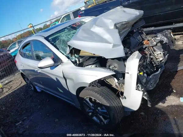 5NPD84LF2JH399824 2018 HYUNDAI ELANTRA - Image 1