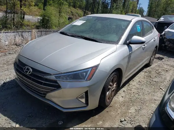 5NPD84LF2KH413125 2019 HYUNDAI ELANTRA - Image 2