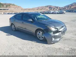 5NPD84LF2KH414825 2019 HYUNDAI ELANTRA