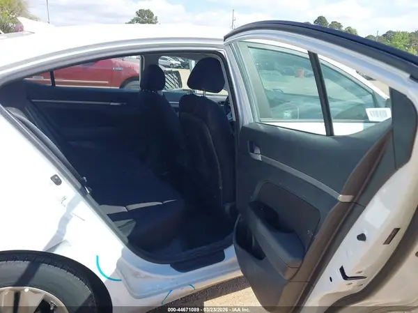5NPD84LF2KH418700 2019 HYUNDAI ELANTRA - Image 8