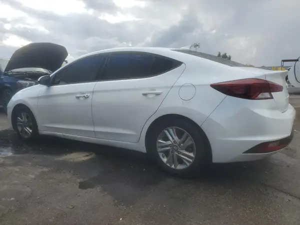 5NPD84LF2KH422813 2019 HYUNDAI ELANTRA - Image 2