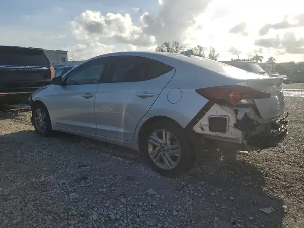 5NPD84LF2KH424688 2019 HYUNDAI ELANTRA - Image 2