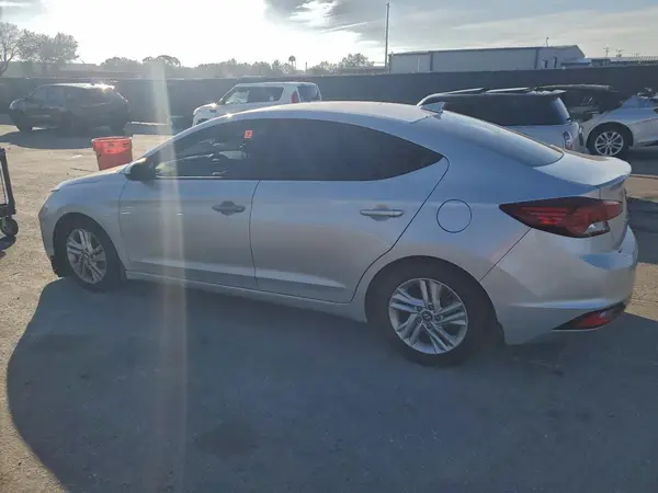 5NPD84LF2KH439997 2019 HYUNDAI ELANTRA - Image 2