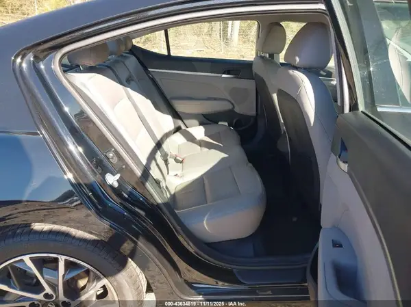 5NPD84LF2KH443175 2019 HYUNDAI ELANTRA - Image 8