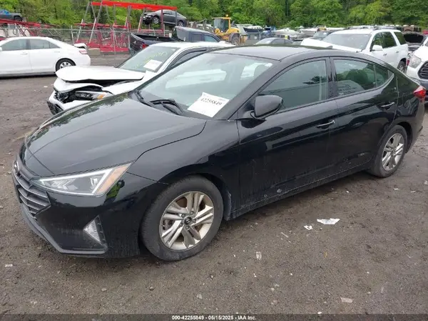 5NPD84LF2KH443953 2019 HYUNDAI ELANTRA - Image 2