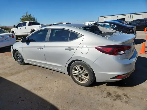 5NPD84LF2KH446870 2019 HYUNDAI ELANTRA - Image 2