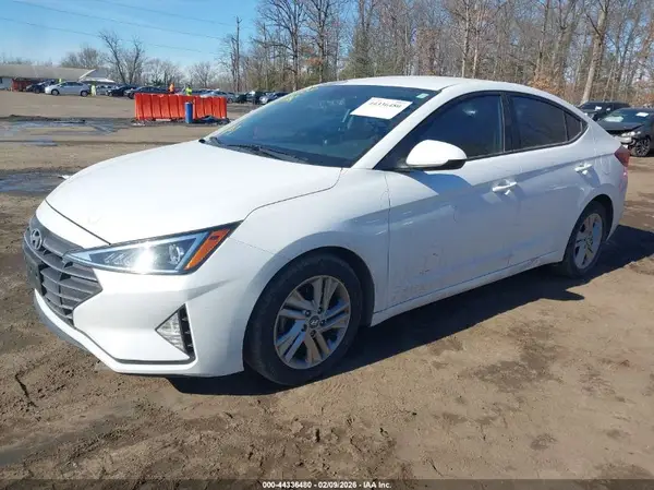 5NPD84LF2KH452815 2019 HYUNDAI ELANTRA - Image 2