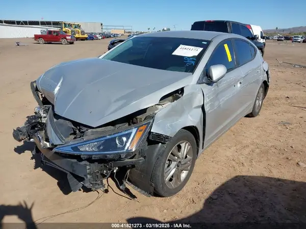 5NPD84LF2KH457576 2019 HYUNDAI ELANTRA - Image 2