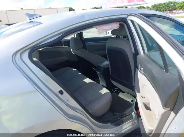 5NPD84LF2KH460705 2019 HYUNDAI ELANTRA - Image 8