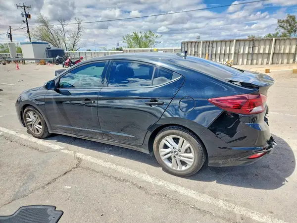 5NPD84LF2KH463944 2019 HYUNDAI ELANTRA - Image 2