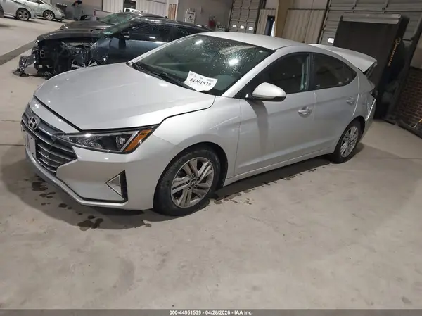 5NPD84LF2KH467038 2019 HYUNDAI ELANTRA - Image 2