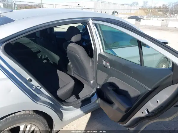 5NPD84LF2KH468514 2019 HYUNDAI ELANTRA - Image 8