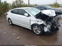 5NPD84LF2KH477214 2019 HYUNDAI ELANTRA