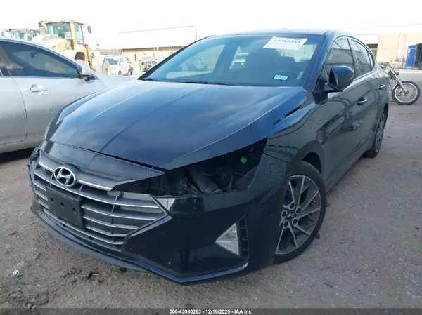 5NPD84LF2KH482025 2019 HYUNDAI ELANTRA - Image 2