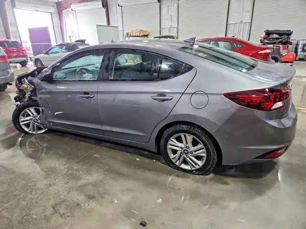 5NPD84LF2LH531581 2020 HYUNDAI ELANTRA - Image 2