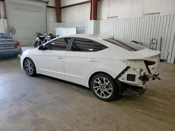 5NPD84LF2LH555606 2020 HYUNDAI ELANTRA - Image 2