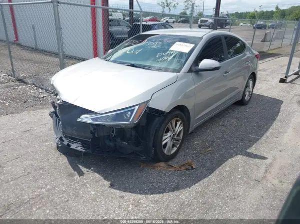 5NPD84LF2LH585995 2020 HYUNDAI ELANTRA - Image 2