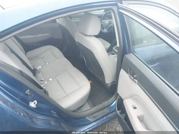 5NPD84LF3HH000607 2017 HYUNDAI ELANTRA - Image 8