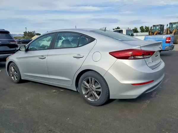 5NPD84LF3HH004320 2017 HYUNDAI ELANTRA - Image 2