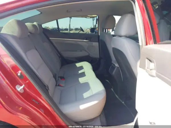 5NPD84LF3HH014975 2017 HYUNDAI ELANTRA - Image 8