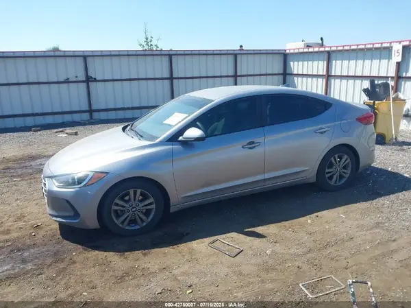 5NPD84LF3HH022574 2017 HYUNDAI ELANTRA - Image 2