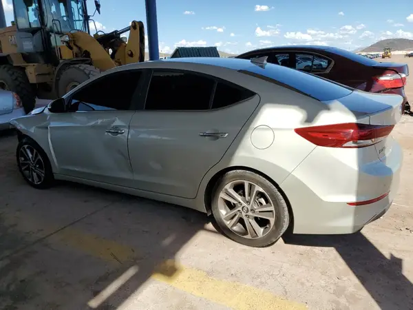 5NPD84LF3HH023045 2017 HYUNDAI ELANTRA - Image 2