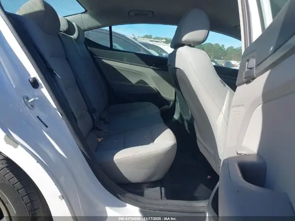 5NPD84LF3HH029914 2017 HYUNDAI ELANTRA - Image 8