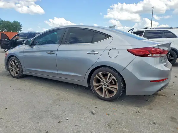 5NPD84LF3HH035650 2017 HYUNDAI ELANTRA - Image 2