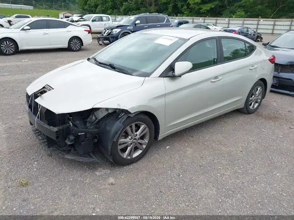 5NPD84LF3HH038046 2017 HYUNDAI ELANTRA - Image 2