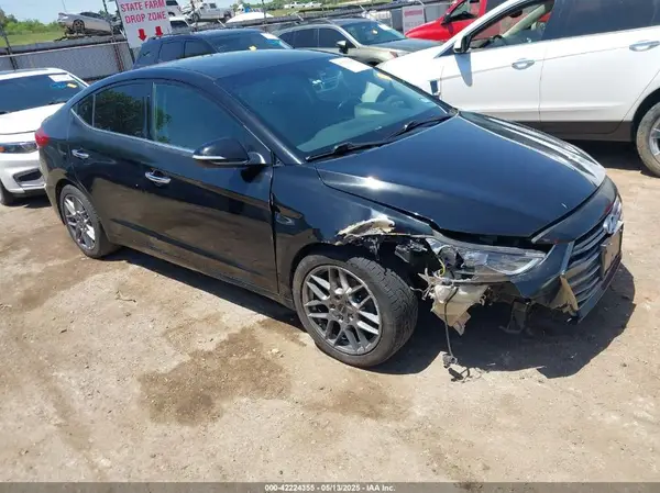 5NPD84LF3HH038743 2017 HYUNDAI ELANTRA - Image 1