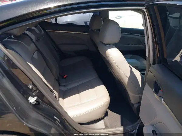 5NPD84LF3HH038743 2017 HYUNDAI ELANTRA - Image 8