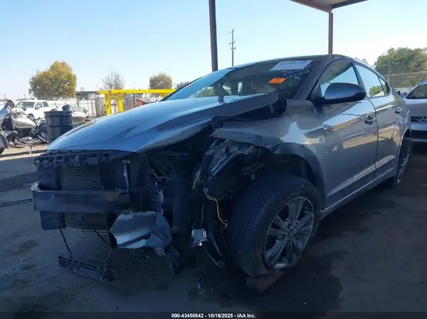 5NPD84LF3HH040881 2017 HYUNDAI ELANTRA - Image 2