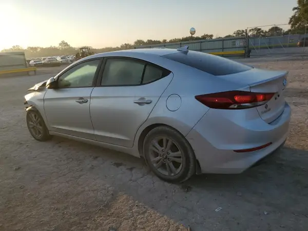 5NPD84LF3HH047474 2017 HYUNDAI ELANTRA - Image 2