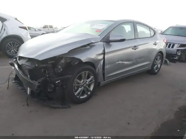 5NPD84LF3HH050827 2017 HYUNDAI ELANTRA - Image 2