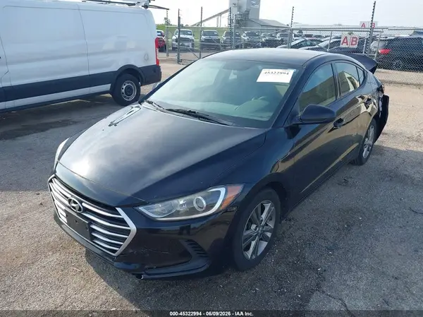 5NPD84LF3HH051010 2017 HYUNDAI ELANTRA - Image 2
