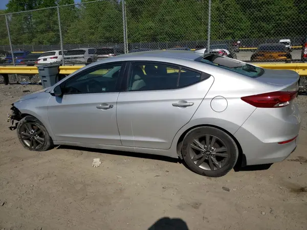 5NPD84LF3HH053727 2017 HYUNDAI ELANTRA - Image 2
