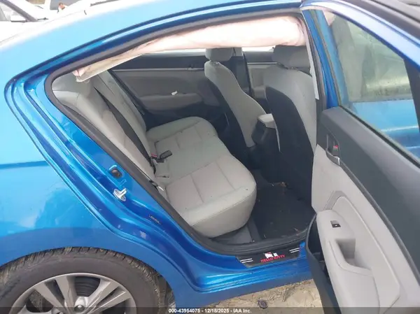 5NPD84LF3HH054425 2017 HYUNDAI ELANTRA - Image 8