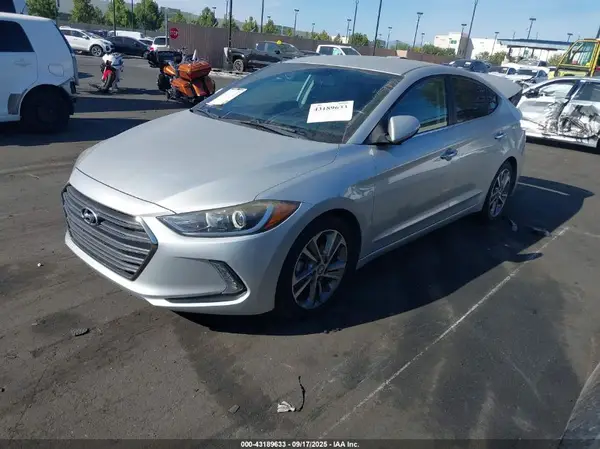 5NPD84LF3HH055882 2017 HYUNDAI ELANTRA - Image 2