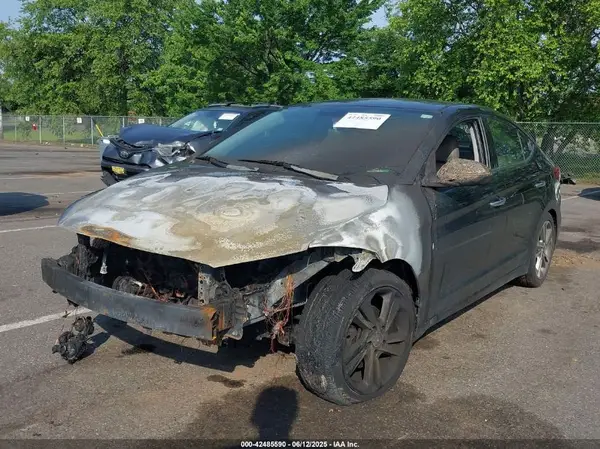 5NPD84LF3HH056983 2017 HYUNDAI ELANTRA - Image 2