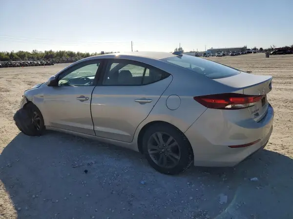 5NPD84LF3HH058975 2017 HYUNDAI ELANTRA - Image 2
