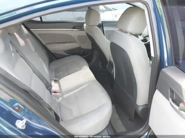 5NPD84LF3HH060256 2017 HYUNDAI ELANTRA - Image 8