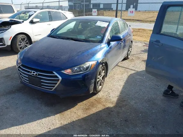 5NPD84LF3HH060967 2017 HYUNDAI ELANTRA - Image 2