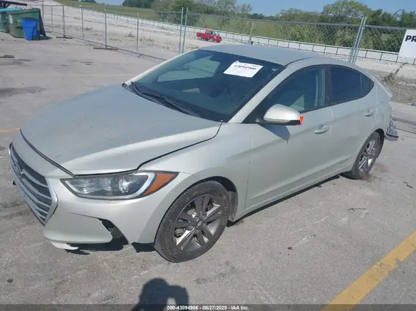 5NPD84LF3HH061617 2017 HYUNDAI ELANTRA - Image 2