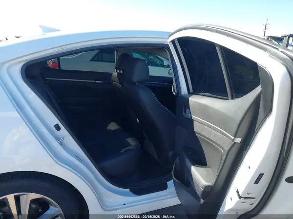 5NPD84LF3HH062153 2017 HYUNDAI ELANTRA - Image 8