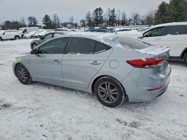 5NPD84LF3HH067644 2017 HYUNDAI ELANTRA - Image 2